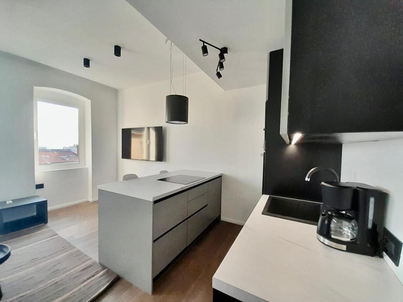 Апартаменти Jadabell 1 & 2 With Sea View Рієка Екстер'єр фото